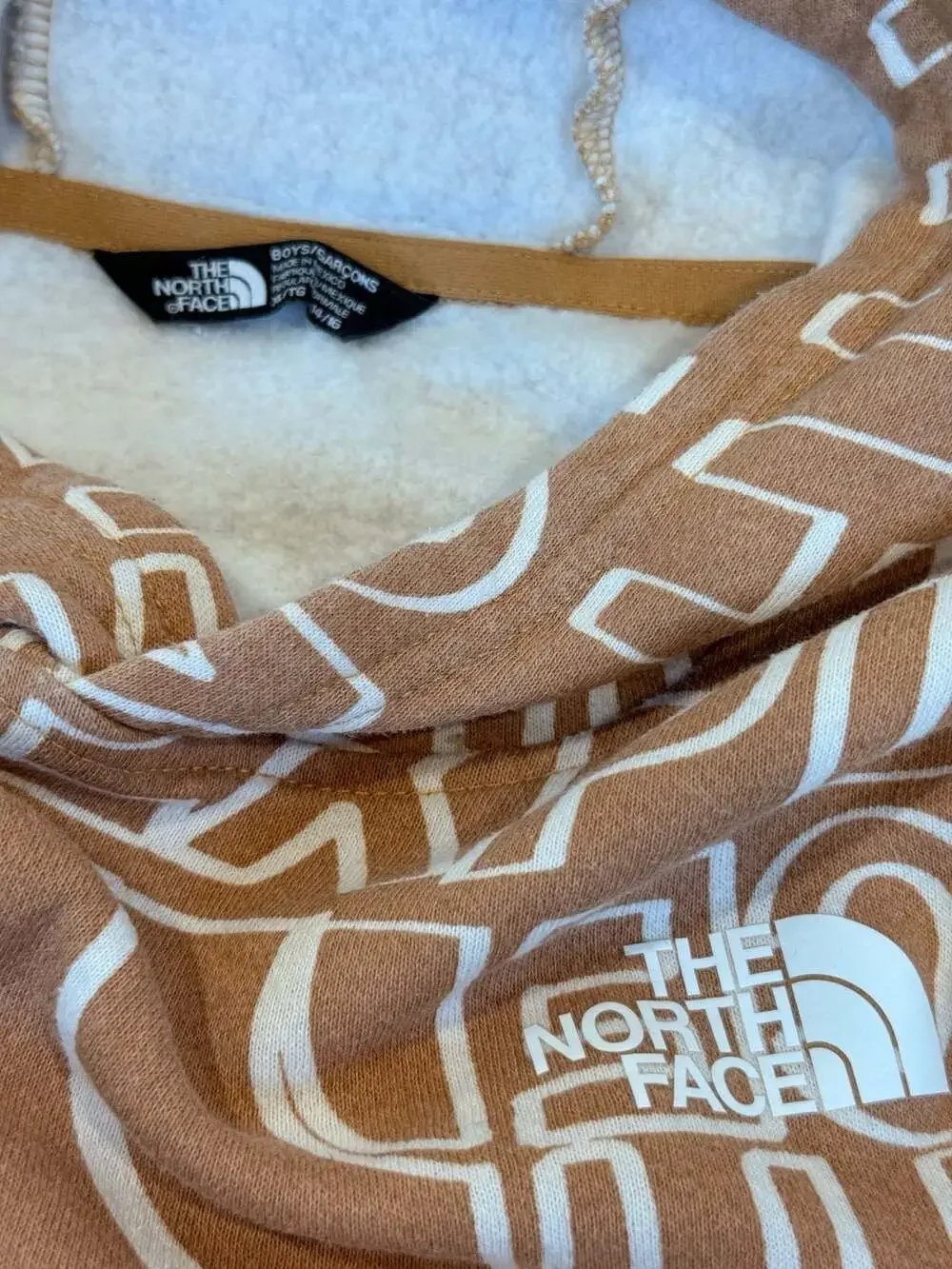 The North Face Camp Fleece Pullover Hoodie and Jogger Sweatpants Set